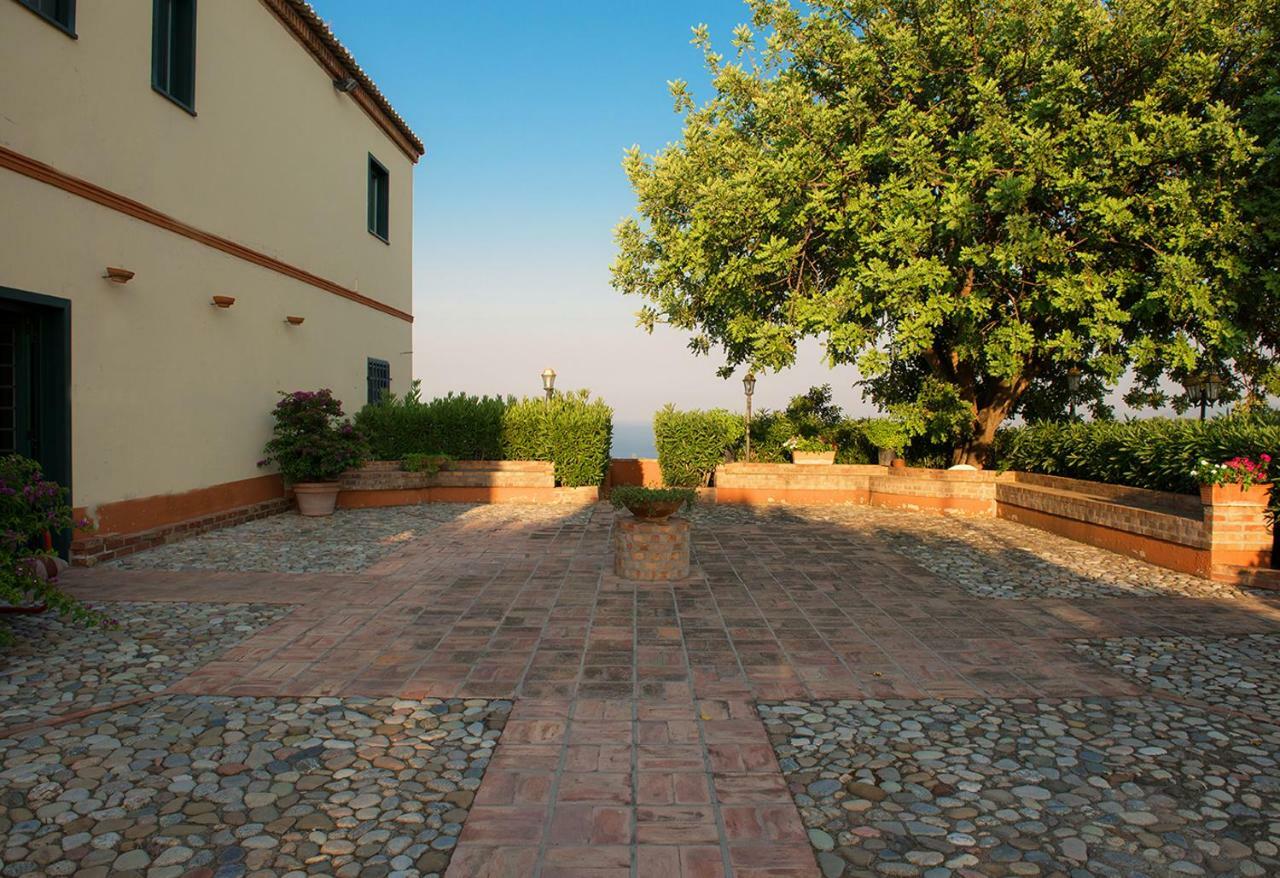 B&B Convento Dei Riformati Calopezzati Exterior photo